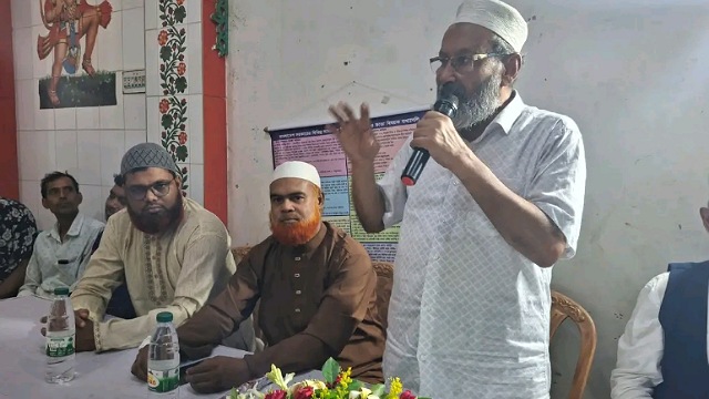 রাজশাহীতে ভিন্ন ধর্মাবলম্বীদের সঙ্গে জামায়াত প্রার্থীর নির্বাচনী সভা