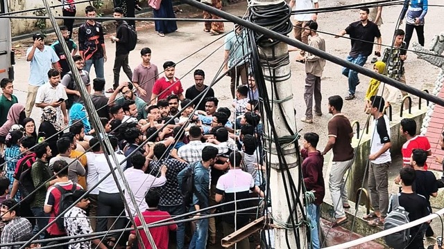 ছাত্রদলের হামলায় জকসুর ভিপি-জিএসসহ আহত ১৫