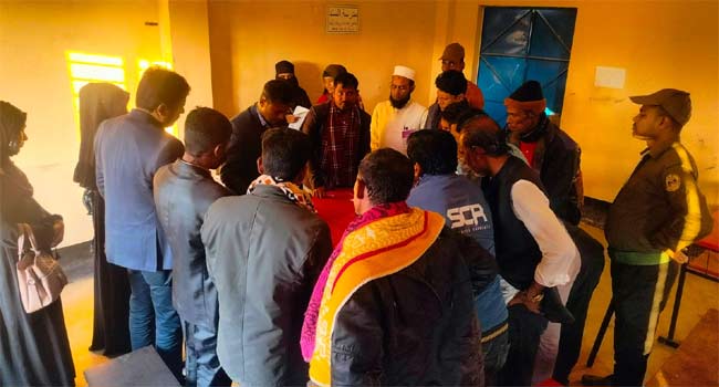 সারাদেশে ১৪০টি অনিয়ম, ২১ কেন্দ্রের ভোটগ্রহণ স্থগিত