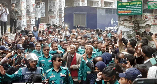 আরো ৯ মামলায় গ্রেফতার মির্জা ফখরুল, শুনানি কাল