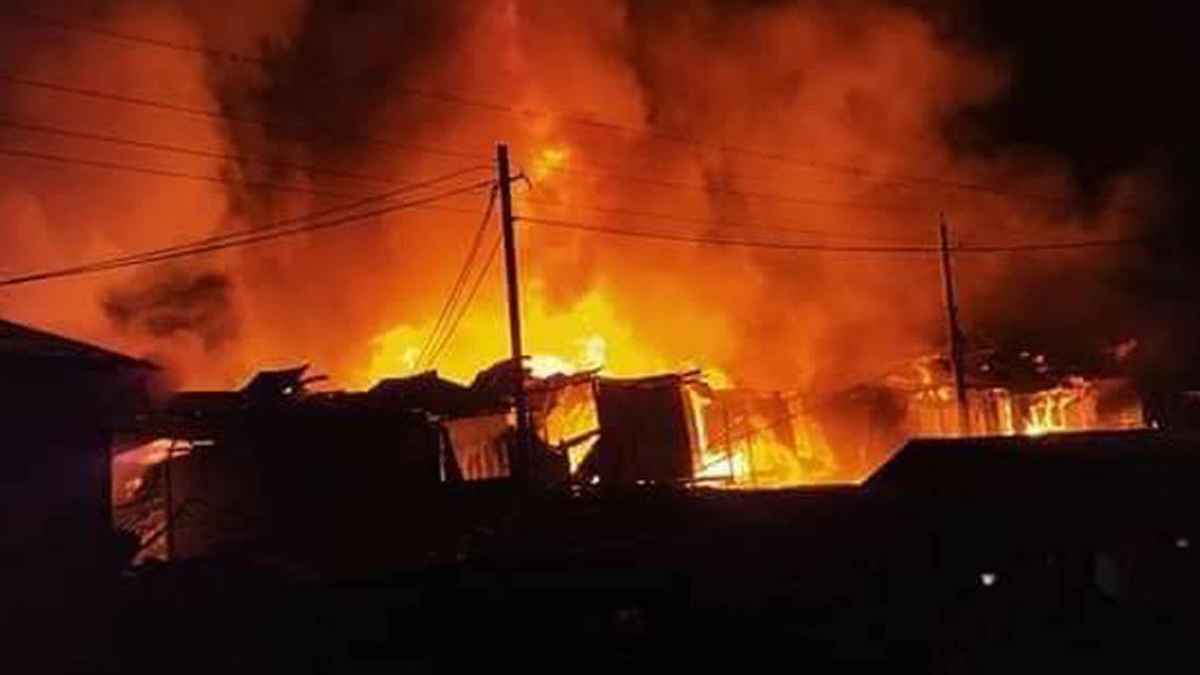 চট্টগ্রামে ৩ ভোটকেন্দ্রে আগুন দিলো দুর্বৃত্তরা