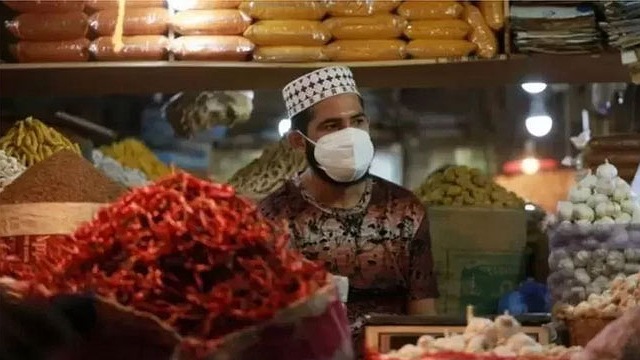 ভারত-শ্রীলঙ্কায় দ্রব্যমূল্য কমলেও বাংলাদেশে কেন কমছে না?