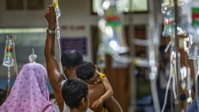 আগ্রাসি ডেঙ্গু সামাল দিতে নেই পর্যাপ্ত ব্যবস্থা