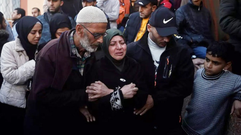 গাজায় শরণার্থী শিবিরে ইসরায়েলি বিমান হামলা, নিহত ৭০