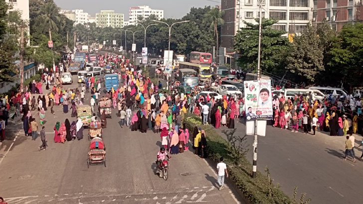 মিরপুরে গার্মেন্টস শ্রমিকদের সড়ক অবরোধ