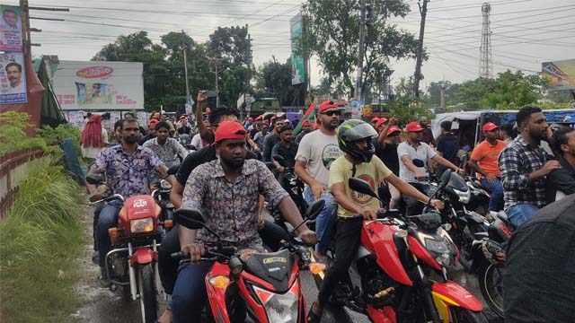 বিএনপির রোডমার্চে বৃষ্টিতে ভোগান্তি