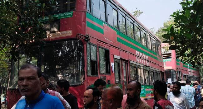 পিকনিকের বাসে বিদ্যুৎস্পৃষ্টে ৩ বিশ্ববিদ্যালয় শিক্ষার্থীর মৃত্যু