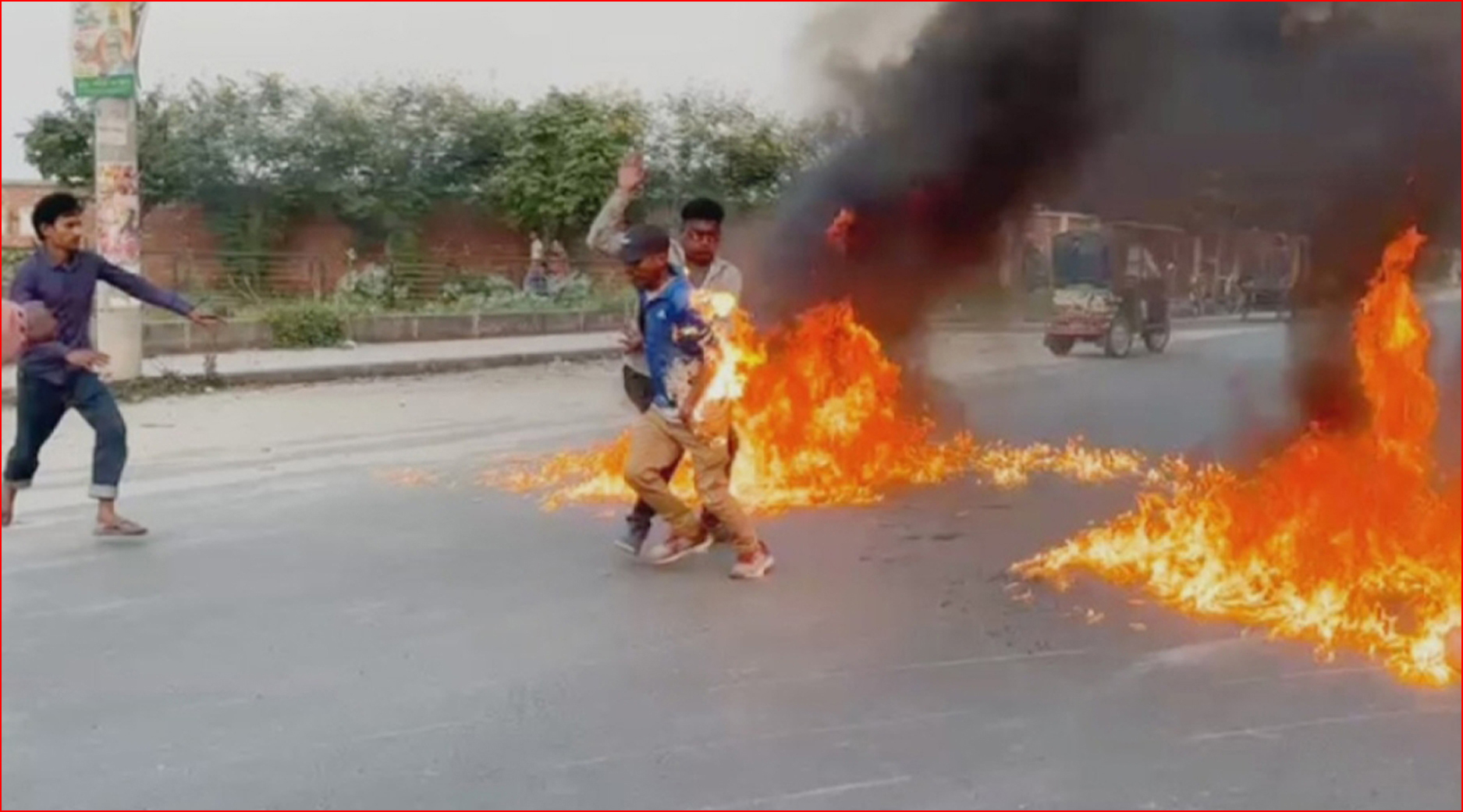১০ নভেম্বর সড়ক অবরোধ করে রাজশাহী-৩ আসনের মনোনয়ন বঞ্চিত নাসিরের অনুসারীরা। এ সময় আগুনে দগ্ধ হন ছাত্রদল নেতা শহীদুল ইসলাম।
