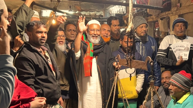 কেশবপুরে গণসংযোগ করেন জামায়াত প্রার্থী ডা. মোহাম্মদ জাহাঙ্গীর।