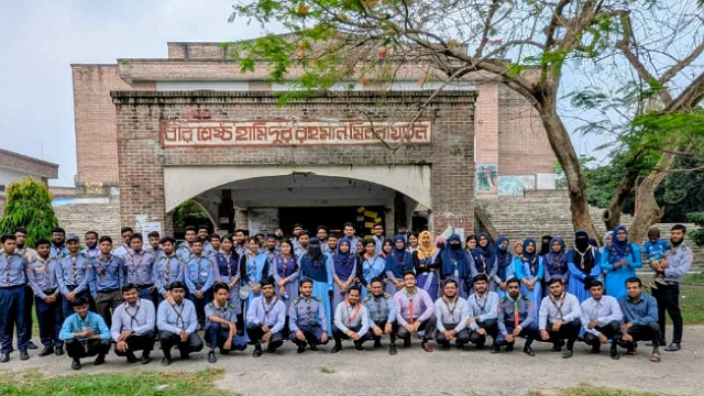 ভর্তিচ্ছুদের সহযোগিতায় ইবি রোভার স্কাউট গ্রুপ