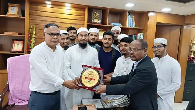 ইবির উপাচার্যের সাথে খেলাফত ছাত্র মজলিসের সাক্ষাৎ ও ১৮ দফা দাবি পেশ