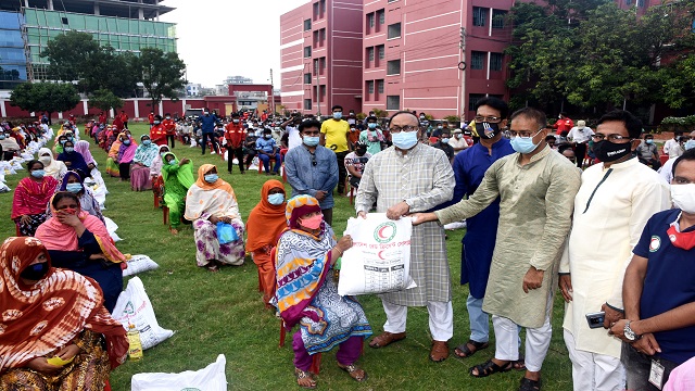 করোনায় ক্ষতিগ্রস্থ নগরীর ৪০০ পরিবারের মাঝে খাদ্যসামগ্রী বিতরণ 