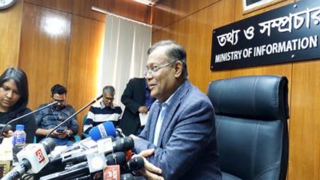 বিএনপির কর্মসূচি দেখলে মনে হয় খালি কলসি বেশি বাজে