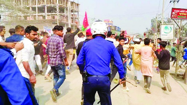 পদযাত্রায় ব্যাপক হামলা-সংঘর্ষ
