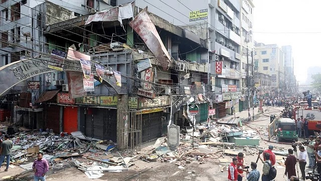 সায়েন্সল্যাব এলাকায় ভবনে বিস্ফোরণ, নিহত ৩