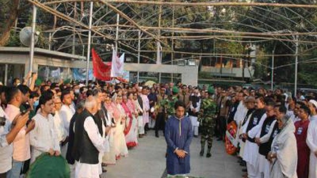 বঙ্গবন্ধুর প্রতিকৃতিতে প্রধানমন্ত্রীর পক্ষে রাদওয়ান মুজিবের শ্রদ্ধা নিবেদন