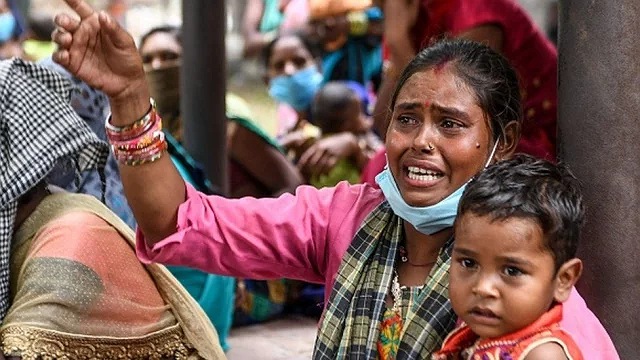 দেশে ধনীদের আয় বেড়েছে ৬৪ শতাংশ, শোচনীয় অবস্থা মধ্যবিত্তদের