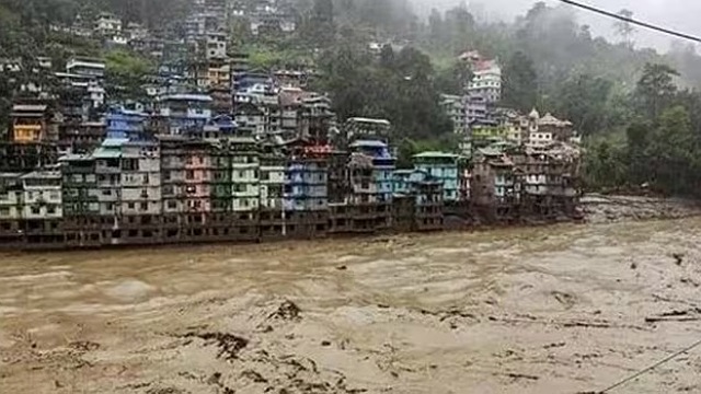 বন্যাবিধ্বস্ত সিকিমে ৩৮ মৃত্যু, নিখোঁজ অনেকে, ভেসে আসছে লাশ