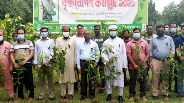 সপ্তাহব্যাপী বৃক্ষরোপণ কর্মসূচীর উদ্বোধন