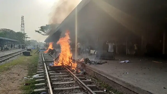 বি-বাড়িয়ায় পুলিশ-বিজিবির সঙ্গে সংঘর্ষে ৩ বিক্ষোভকারী নিহত